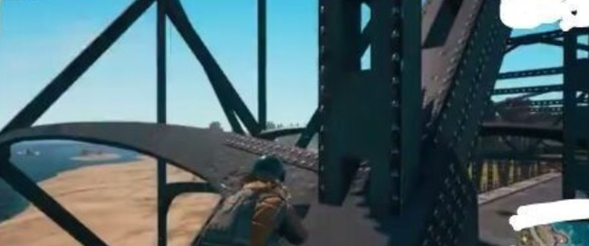 绝地求生僵尸模式怎么上桥？