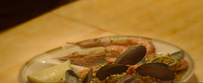 制作经典海鲜炖饭的必要食材是什么?食谱在哪获得?