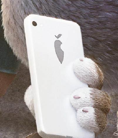 疯狂动物城中兔子朱迪的手机背后图标是什么？
